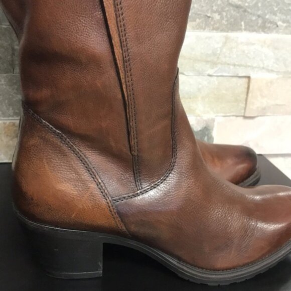 Clarks Maymie Stellar Knee High Boot (H79-O) - Picture 8 of 11